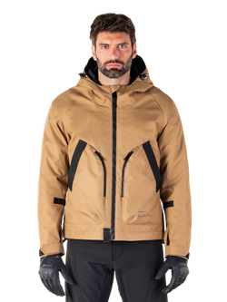 Alpinestars Morush Wasserdichter Parka, Motorradjacke mit Kapuze in Utility Brown und Schwarz, Urban-Fahrbekleidung, Vorderansicht mit schwarzem Reißverschluss und großen schrägen Taschen
