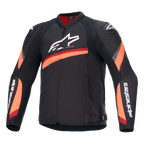 Alpinestars T-GP Plus R V4 jas, zwarte motorjas met rode en fluo oranje strepen, groot wit logo op de borst, sportief textielontwerp met rode kraagvoering en merklogo's op de mouwen, hoogwaardige sportieve motoruitrusting