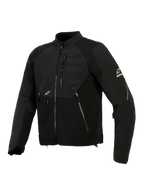 Alpinestars Provoke Jacke, Textil-Motorradjacke, Schwarz, mit Ripstop-Softshell-Einsätzen, laserperforiertem Brustbereich, Reißverschlusstaschen, weißem Alpinestars-Logo auf Ärmel und Brust, moderne urbane Fahrausrüstung