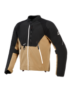 Veste Alpinestars Provoke, veste de moto urbaine, noir et camel, construction en textile technique avec panneaux ripstop, dotée de fermetures éclair blanches contrastantes, d'un anneau en D métallique à l'avant et de logos Alpinestars, design contemporain d'inspiration outdoor