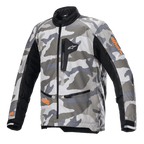 Alpinestars Venture XT jas, adventure touring motorjas, Mojave Camo in grijstinten en wit met fluoranje accenten, zwarte textielpanelen op de mouwen, borst- en taillezakken met ritssluiting, hoge kraag, duurzame textielconstructie voor off-road avonturen