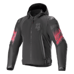 Alpinestars Zaca Air Venom WP Jacket, textiele motorjas, zwart en felrood, rode gradiënt graphics op de mouwen, verticaal ASTARS-logo op de borst, ontwerp met capuchon en mesh-constructie voor ventilatie, sportieve motorkleding