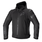 Alpinestars Zaca Air Jacket, veste de moto en textile noir, design à capuche avec fermeture éclair frontale, panneaux en maille 3D pour la respirabilité, curseurs d'épaule externes DFS Lite, logos ton sur ton sur la poitrine et les bras, sangles de réglage à la taille, style urbain sportif