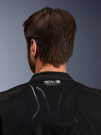 Veste Alpinestars SMX Air, détail de la zone de la nuque, textile noir avec logo TECH-AIR READY blanc, montrant la construction en maille ventilée et la compatibilité avec le système d'airbag