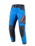 Pantalon Alpinestars Maxdura Dual, pantalon de moto aventure, bleu royal et gris foncé, ouvertures d'aération zippées orange sur les cuisses, empiècements renforcés gris aux genoux et à l'assise, logo Astar orange sur le côté, boucle de taille magnétique, équipement technique tout-terrain