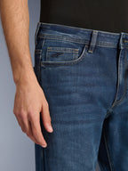 Alpinestars Flex-AST 5 Denim Broek, Indigo Washed, close-up van de rechter voorzak en het muntzakje met geborduurd sterlogo, contrasterende stiksels, casual urban motorjeans