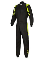 Alpinestars GP Race V3 Pak FIA, autoracepak, zwart en geel fluo, volledig vooraanzicht met fluorescerend gele details op de schouders, armen en benen, professioneel vuurbestendig racepak met Alpinestars-branding.