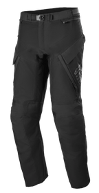 Alpinestars ST-7 2L GORE-TEX broek, adventure touring broek, zwart en donkergrijs, met grote cargozakken, magnetische gespsluiting in de taille, verstevigde kniezones en technische textielconstructie voor bescherming in alle weersomstandigheden