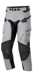 Alpinestars Boulder 3L GORE-TEX broek - korte lengte, adventure touring motorbroek, donkergrijs en zwart, met versterkte kniepanelen, verstelbare tailleriem met gesp, waterdichte ritsen en ergonomische zakken, duurzame constructie voor extreem weer