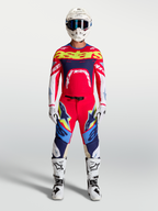 Alpinestars Supertech Dyna Gear Set en broek, motocross-uitrusting, rood en blauw, atletische pro-rider pasvorm voor heren.