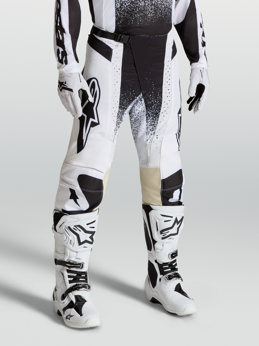 Alpinestars Techstar Swan broek, motocrossracebroek voor heren, wit en zwart, stretch ripstop-ontwerp.