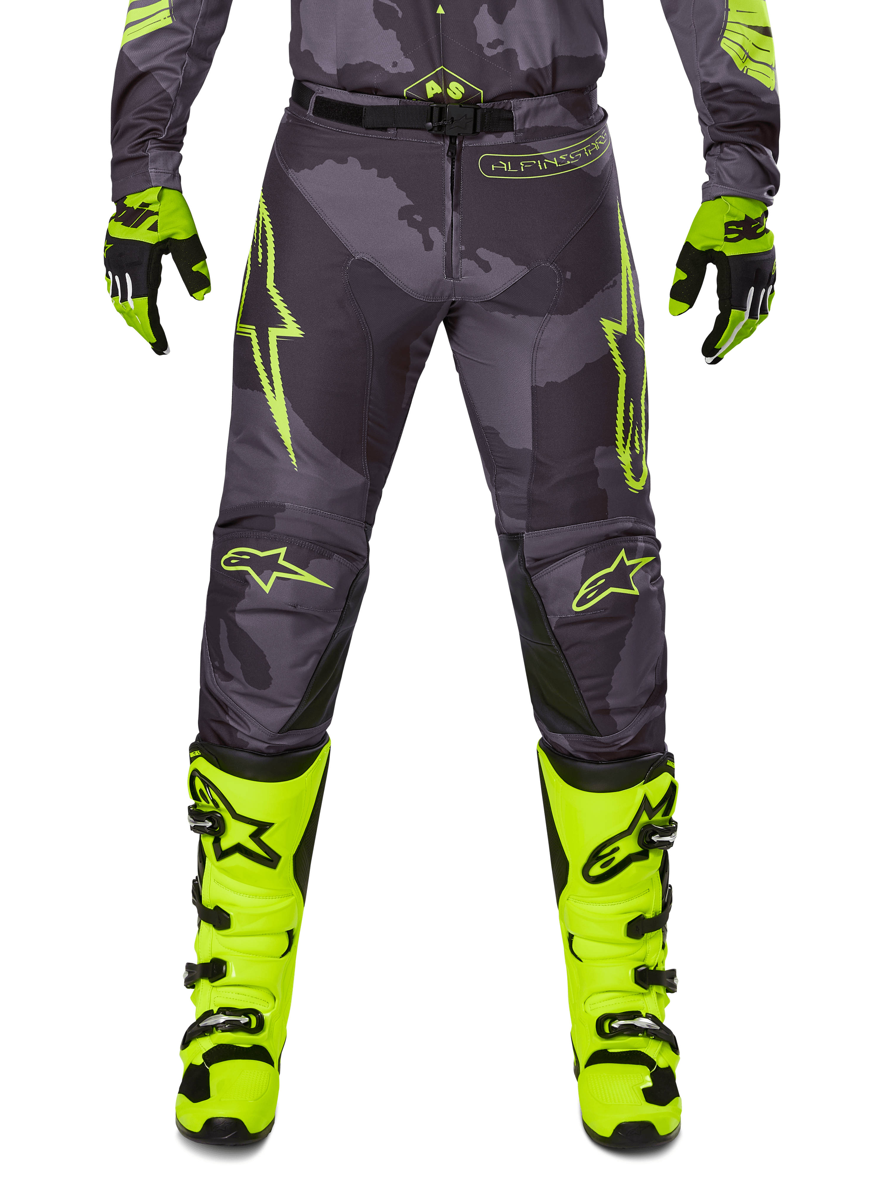 Alpinestars 2025 Racer Hollow Pants, motorcross broek, donkergrijs met neon geel, sterlogo's, crosslaarzen en handschoenen, beschermende sportuitrusting