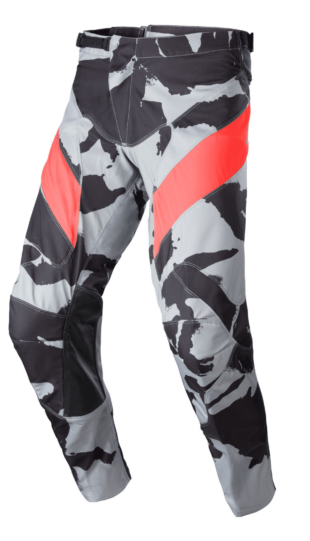 Alpinestars 2023 Racer Tactical Pants, pantalon de motocross tout-terrain, motif camouflage gris et noir avec accents diagonaux rouge Mars, panneaux intérieurs de jambe renforcés en cuir, fermeture de la taille à cliquet, conception ergonomique pré-courbée pour le tout-terrain