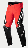 Alpinestars Techstar Acumen LE Broek, motorcross broek, rood zwart en wit, met een rood bovenstuk en zwarte onderbenen, witte sterlogo's op de zijkanten en een zwarte verstelbare taillegesp, duurzame off-road race-uitrusting