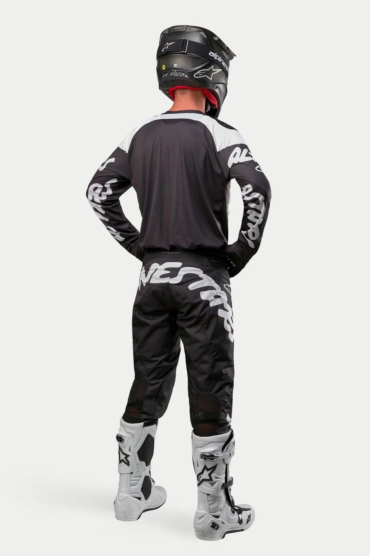 2024 Racer Hana Trikot
