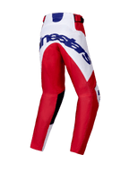 Alpinestars 2025 Youth Racer Veil Pants, pantalon de motocross, rouge vif et blanc, vue arrière montrant un grand logo Alpinestars bleu sur l'assise, jambes pré-cintrées, empiècements intérieurs noirs aux genoux et fermeture à cliquet à la taille.