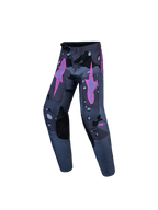 Alpinestars Youth Fluid Lone V2, pantalon motocross junior, gris camouflage et rose vif, logos Astars et genoux renforcés.