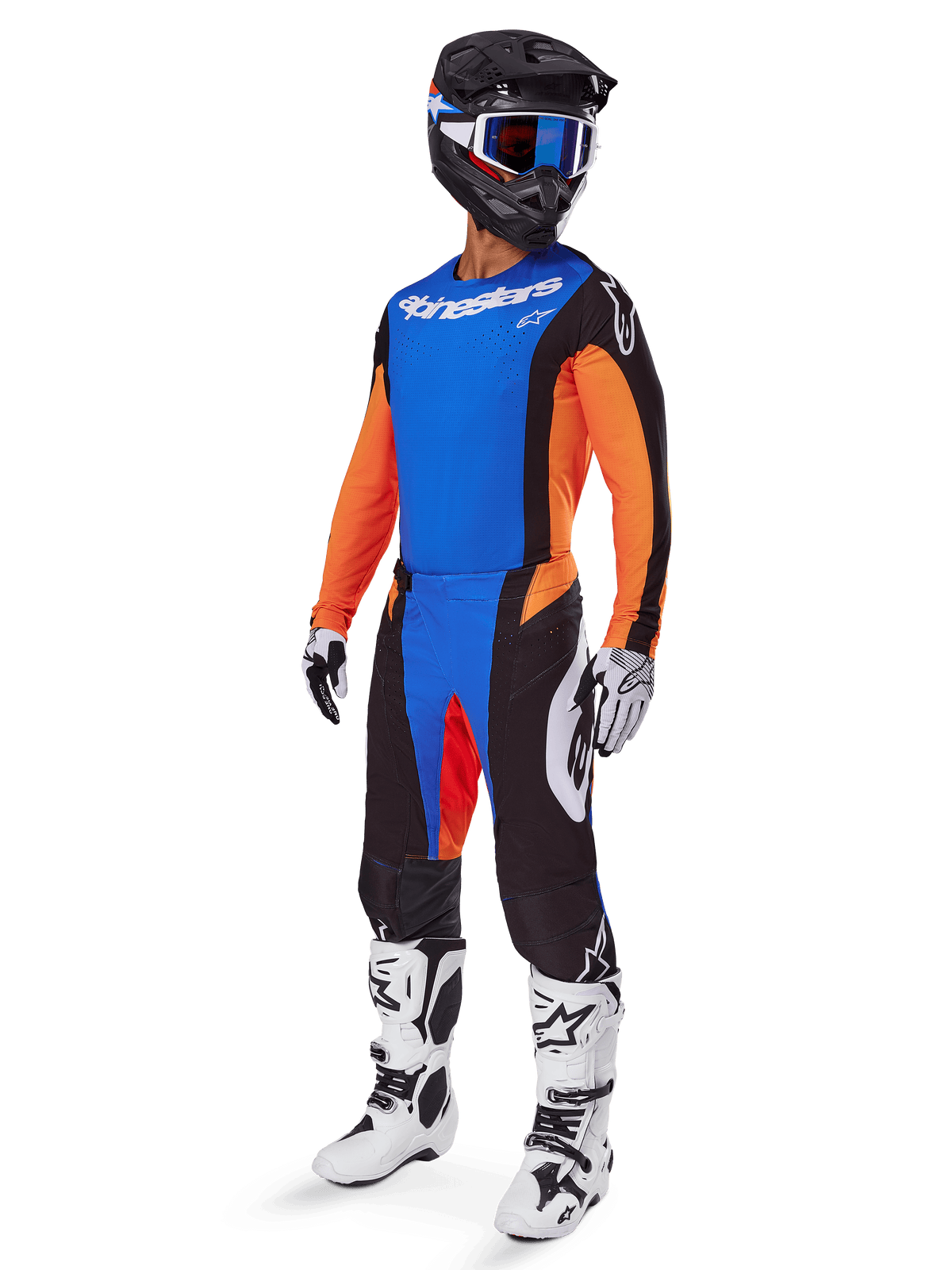 2025 Techstar Melt Gear Set, komplettes Motocross-Outfit, blaues Trikot mit orangefarbenen Ärmeln, schwarze Hose mit blauen und roten Akzenten, schwarzer Helm mit weißen und blauen Details, weiße Handschuhe und Stiefel mit schwarzen Mustern, schützende Rennausrüstung