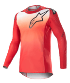 Alpinestars 2023 Supertech Risen Jersey, motocross shirt met lange mouwen, kleurverloop van Mars Red en wit, zwart Astars-logo op de borst, geperforeerde mouwen met witte ventilatiepunten, atletische racepasvorm voor off-road prestaties