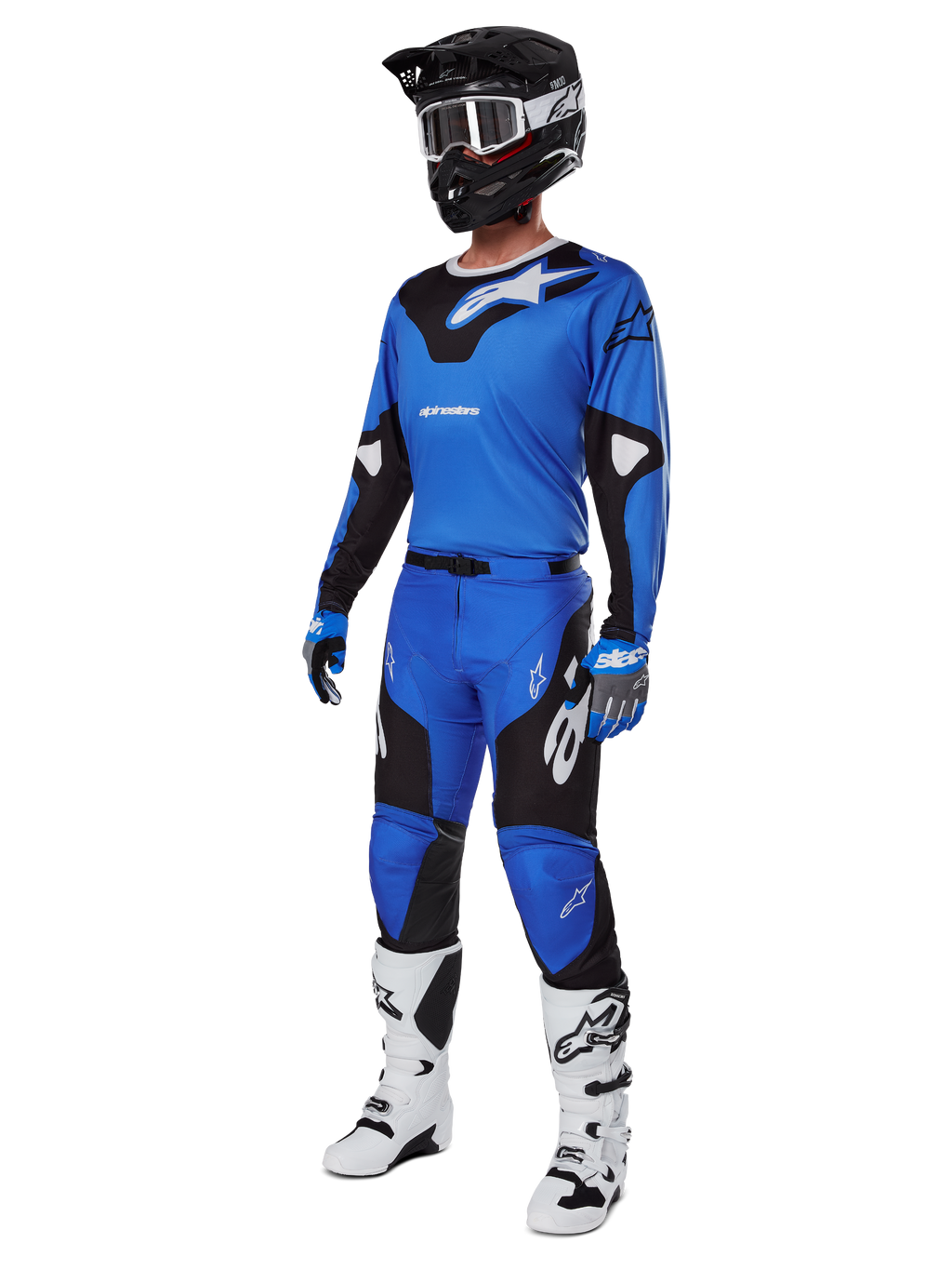 Alpinestars 2025 Racer Veil Gear Set, blauwe en zwarte motorcross jersey en broek, volledige MX-race-outfit met zwarte helm, witte crossbril en witte laarzen, technische off-road kleding