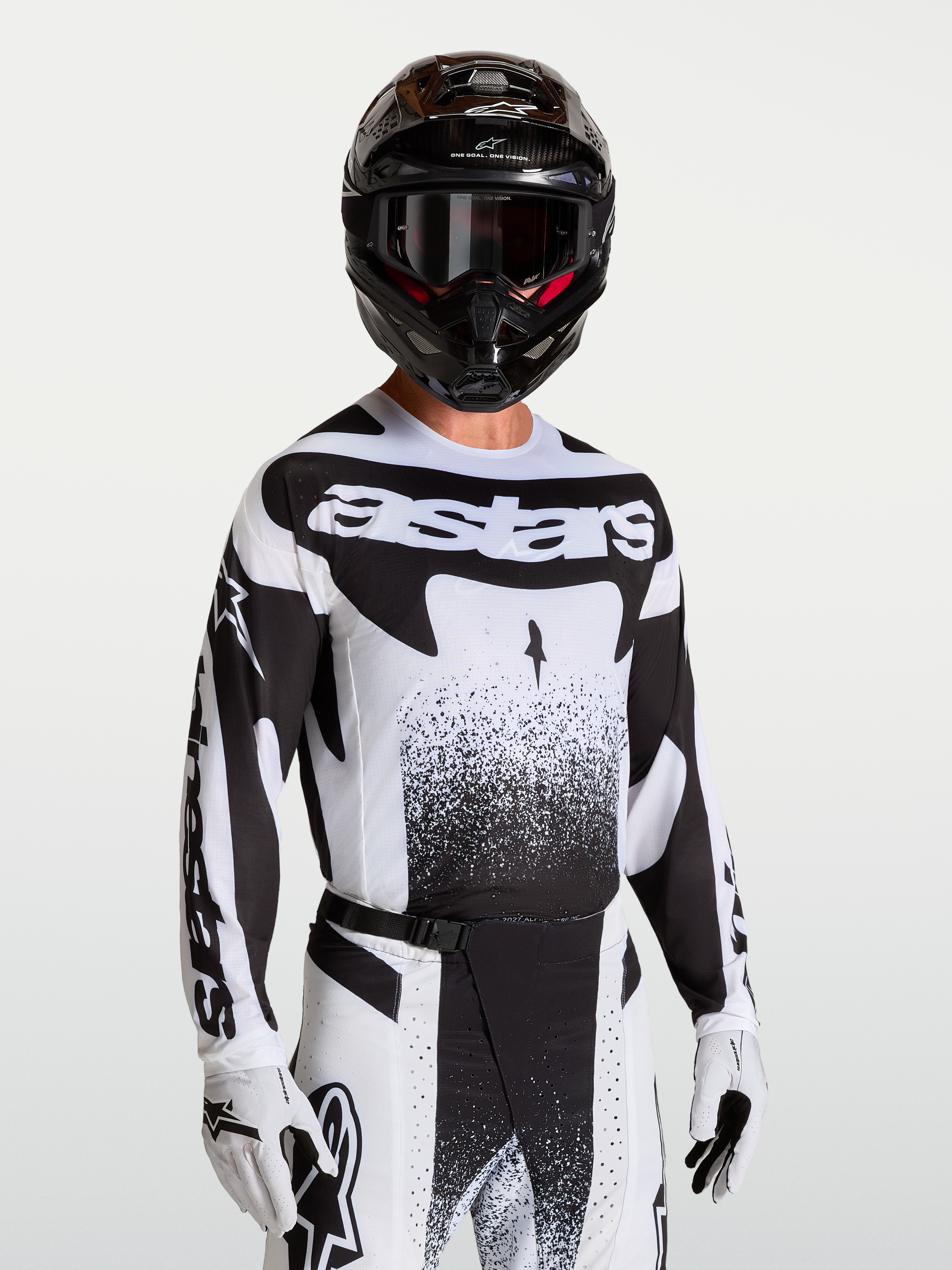 Alpinestars Techstar Swan Jersey, heren-motorcrossjersey in zwart en wit met atletische racepasvorm en lasergesneden ventilatie.