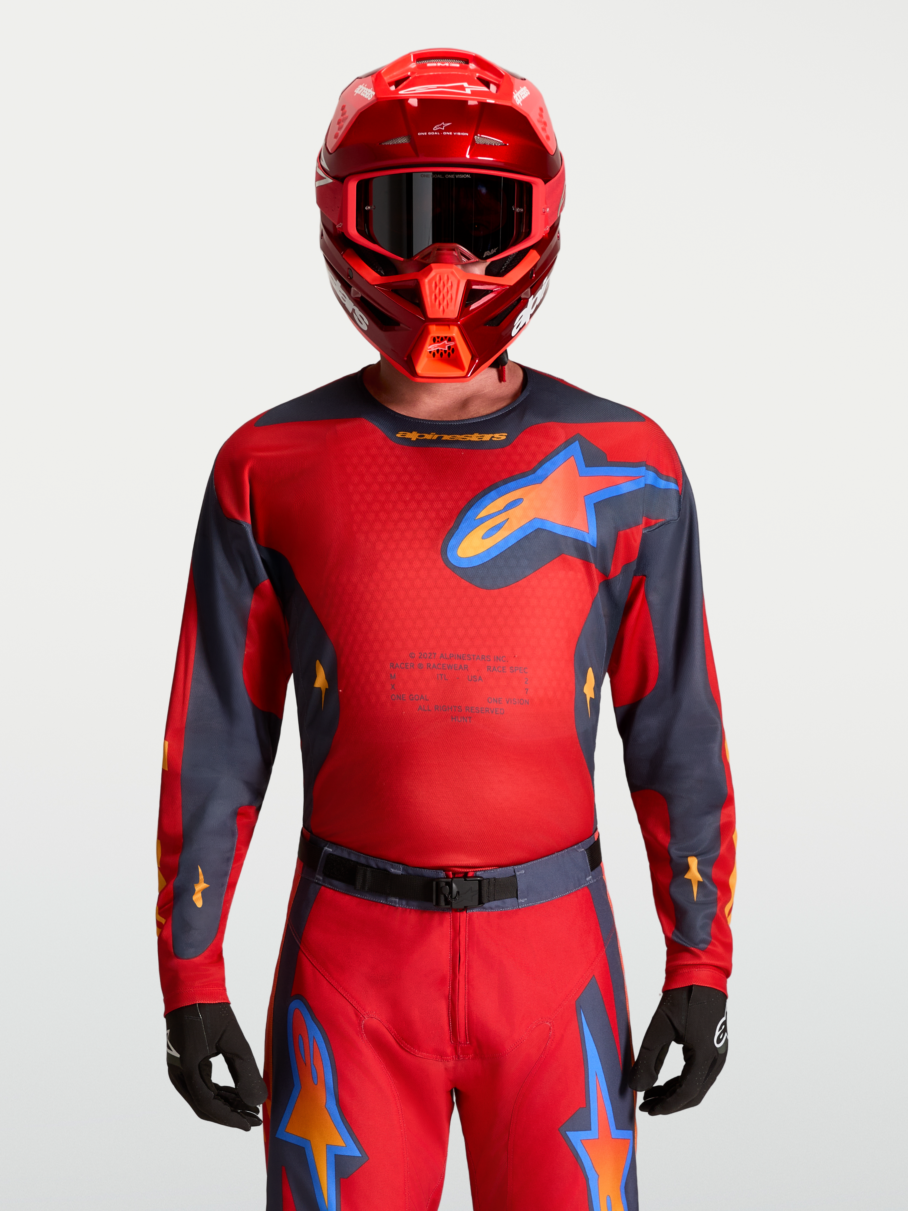Alpinestars Racer Hunt Trikot, Motocross-Trikot für Herren, Rot und Grau, feuchtigkeitsableitend mit Mesh-Einsätzen.