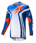 Alpinestars 2023 Racer Semi Trikot, Langarm-Motocross-Jersey, blau-weißer Farbverlauf mit Akzenten in Hot Orange, großes orangefarbenes Alpinestars-Logo auf der Brust, markante weiße vertikale Streifen an den Seiten, leichtes feuchtigkeitsableitendes Material für den Offroad-Einsatz