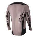 Alpinestars 2024 Fluid Lurv Trikot, Motocross-Trikot, Mud Black, Rückansicht mit großem Alpinestars-Branding auf den Ärmeln und am unteren Rücken, schwarze Einsätze an Schultern und Seiten, Performance-Offroad-Fahrausrüstung