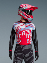 Maillot Techstar Beast Coast Édition Limitée rouge et bleu avec casque assorti, équipement de motocross haute performance.
