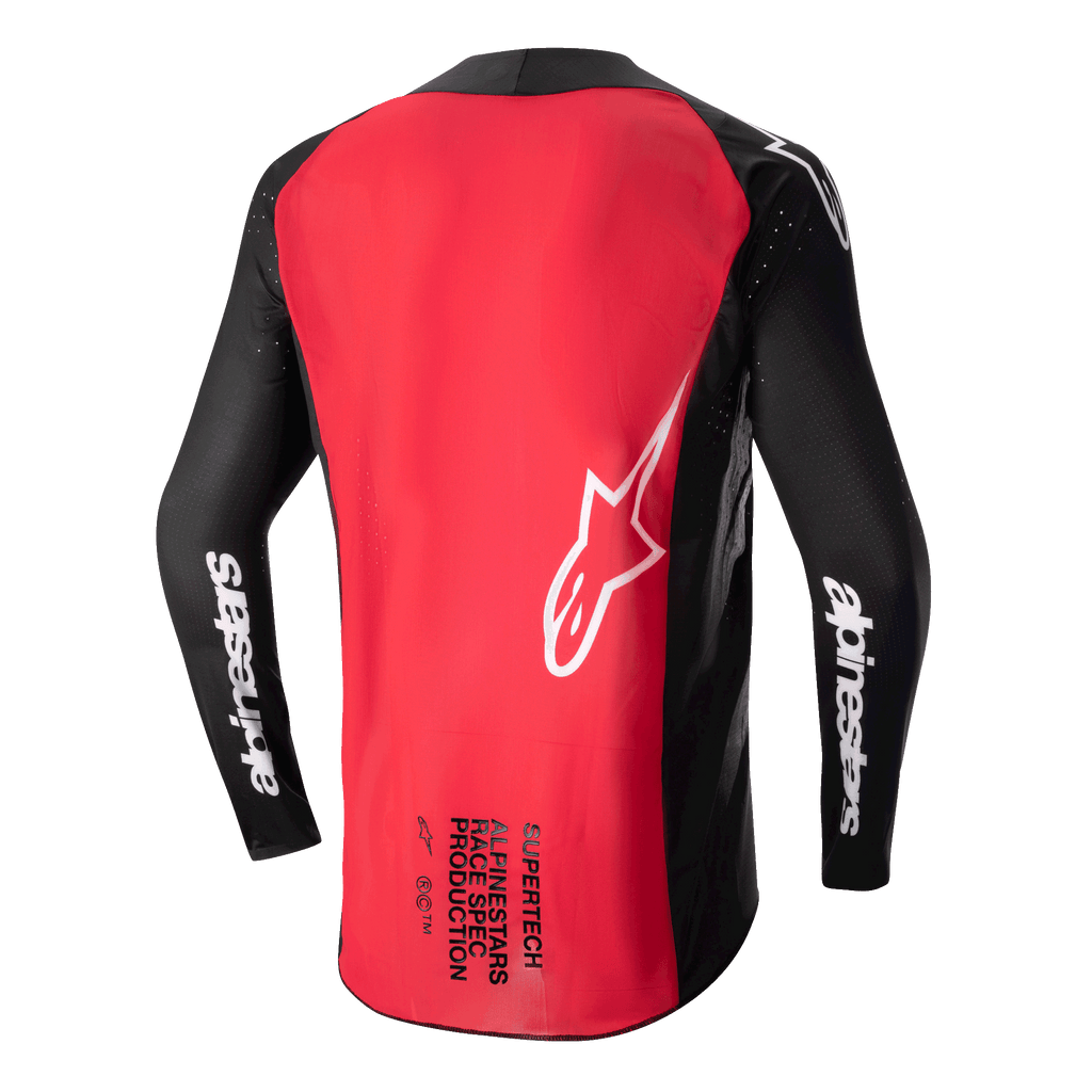 Alpinestars 2024 Supertech Ward Trikot, Motocross-Trikot, Schwarz und Beerenrot, Rückansicht mit großem roten Rückenpanel, schwarzen Mesh-Ärmeln mit weißem Alpinestars-Branding, weißem Stern-Logo und „Supertech Race Spec“-Schriftzug am unteren Rücken.