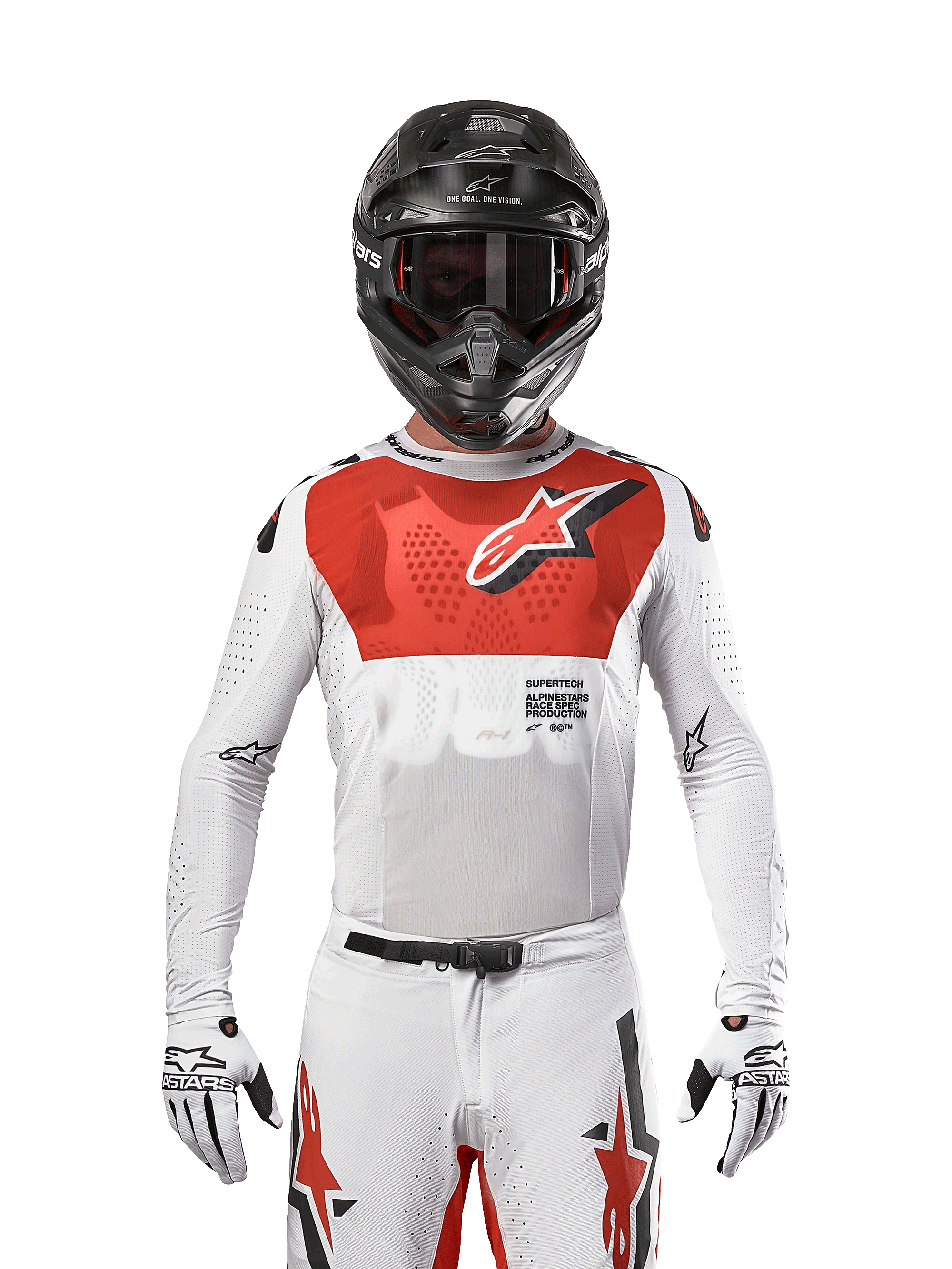 Motocross-Fahrer im Alpinestars 2024 Supertech Ward Trikot in White Hot Orange, weißes Stretch-Mesh-Trikot mit markanter roter Brustgrafik und Logo, schwarzer Helm mit dunkler Brille, weiße Handschuhe, professionelle Ausrüstung für Offroad-Performance