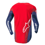 Alpinestars 2024 Techstar Pneuma Jersey, motorcross shirt, rood, blauw en wit, achteraanzicht met golvende graphics op de mouwen, wit Alpinestars-woordmerk op de mouwen en Astar-logo op de onderrug, ergonomisch ontwerp voor off-road rijden