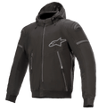 Alpinestars Sektor Tech V2 Hoodie, zwart met grijze accenten, motorjas met capuchon, volledige ritssluiting aan de voorzijde, twee ritszakken, grijs Alpinestars-logo op de borst en schouder, Urban Contemporary design met reflecterende details