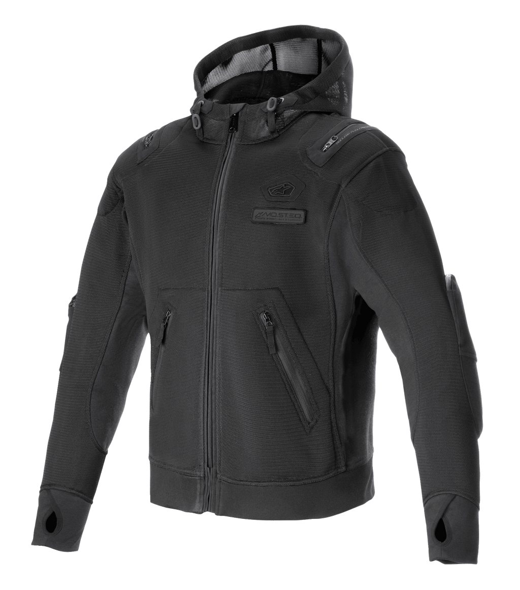 Alpinestars Moflow Air Tech Hoodie, sweat à capuche de performance moto noir avec châssis en maille haute densité, poches latérales zippées, trous pour les pouces aux poignets, protections d'épaules et de coudes intégrées, capuche en maille à cordon de serrage, design urbain sportif pour la conduite par temps chaud