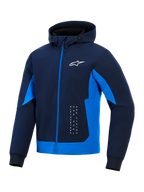 Alpinestars Radium Tech Hoodie, Night Navy und Royal Blue, technischer Shell-Hoodie mit durchgehendem Reißverschluss, weißes Astar-Logo und vertikales Branding, urbane Motorradjacke