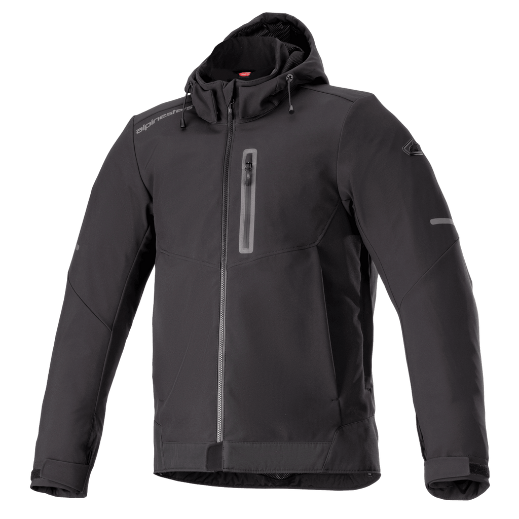 Alpinestars Neo Waterproof Hoodie, Schwarz, urbane Motorradjacke, glattes wasserabweisendes Material, durchgehender Frontreißverschluss, vertikale Brusttasche mit Reißverschluss, angebrachte Kapuze mit Kordelzug, reflektierende Akzente an den Ärmeln, verstellbare Klettverschlussbündchen, technischer Pendler-Stil