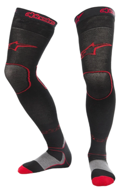 Alpinestars MX Long Tech dikke sokken, motorcross sokken, zwart en rood, dijbeenlengte met rode branding, grijze en rode details op de zool, technische stof ontworpen voor off-road racing en motorcrosslaarzen