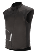 Alpinestars HT Heat Tech Vest, gilet moto chauffant noir sans manches, col montant avec fermeture éclair asymétrique, textile technique avec logo Alpinestars blanc, sous-couche thermique pour l'aventure hivernale et le touring routier