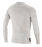 Alpinestars ZX Evo V2 top met lange mouwen, autorace-onderlaag, wit grijs, achteraanzicht met lichtgewicht naadloze buisvormige constructie en FIA-certificeringslabels aan de onderzoom