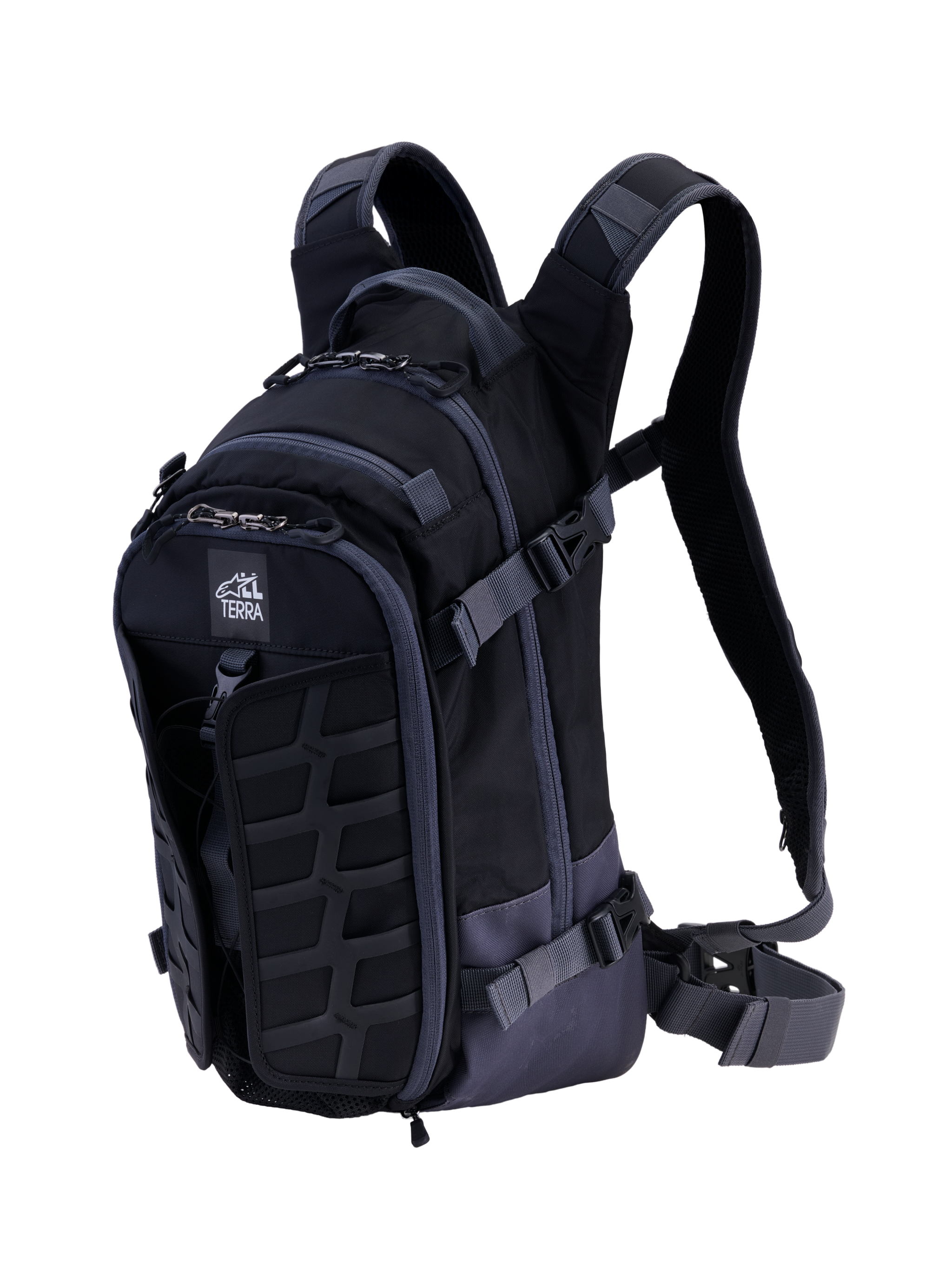 Alpinestars AT-15 Back Pack, technische motorrugzak, zwart en donkergrijs, voorzien van een robuust MOLLE-paneel aan de voorzijde, verstelbare compressiebanden, gevoerde schouderbanden met magnetische borstsluiting en All Terra-logo, ontworpen voor adventure off-road rijden