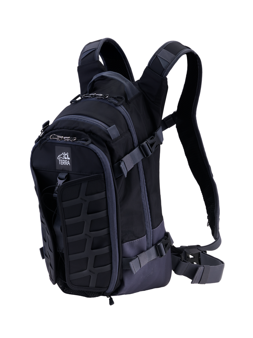Alpinestars AT-15 Back Pack, technische motorrugzak, zwart en donkergrijs, voorzien van een robuust MOLLE-paneel aan de voorzijde, verstelbare compressiebanden, gevoerde schouderbanden met magnetische borstsluiting en All Terra-logo, ontworpen voor adventure off-road rijden