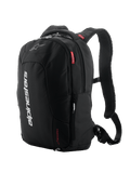 Sac à dos Alpinestars City Hunter V2, noir avec accents blancs et rouges, sac à dos de moto urbain, doté de bretelles en maille rembourrées, de multiples compartiments zippés, d'un marquage vertical blanc et de détails de logo rouges, design ergonomique pour les motards