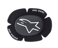 Alpinestars GP Sport Evo, sliders de genoux pour la course moto noirs et blancs, arborant un logo étoile blanche sur un palet central gris foncé, design profilé à cinq pétales avec l'inscription "ONE GOAL ONE VISION", protection en TPU durable pour la piste et la conduite sportive