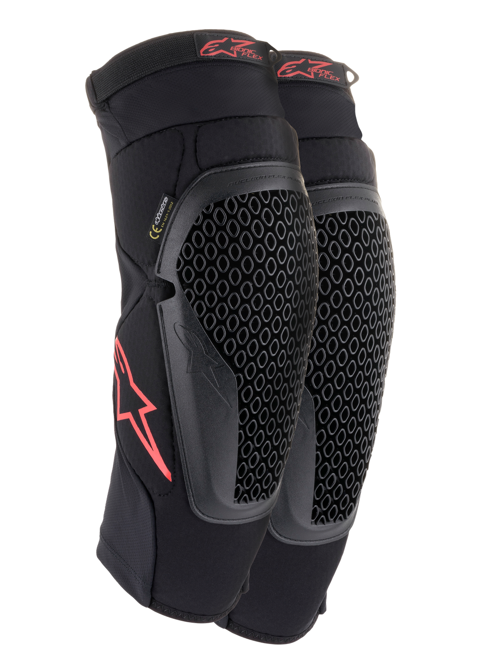 Alpinestars Bionic Flex kniebeschermers, zwart en rood, paar motorcross kniebeschermers met geperforeerde Nucleon Flex Technology-beschermers, rode Astars-logo's en elastische banden op een ademende zwarte mesh sleeve.