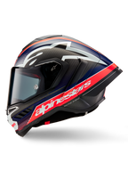Casque Alpinestars Supertech R10 Team, vue de profil, Noir Carbone Rouge Fluo et Bleu Mat, avec un grand logo Alpinestars blanc sur une bande rouge, coque aérodynamique en fibre de carbone avec visière fumée, équipement de course moto haute performance