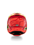 Alpinestars S-M3 Youth Fray Helm, motocrosshelm, rood, fluor geel en glanzend zwart, achteraanzicht met een groot tonaal ster-logo, ECE 22.06-certificeringssticker en aerodynamisch schaalontwerp met zijlogo's.
