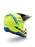 Alpinestars S-M3 Youth Radium Helmet ECE 22.06, casque de motocross, jaune fluo avec accents noirs et bleus, vue de trois-quarts arrière montrant la visière noire avec logo jaune et bordure de base bleue