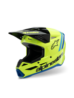 Casque Alpinestars S-M3 Youth Radium, casque de motocross, jaune fluo, noir et bleu, doté d'une visière noire, logo Alpinestars imposant sur le côté, accents bleus sur les finitions, équipement de protection haute performance pour les jeunes pilotes