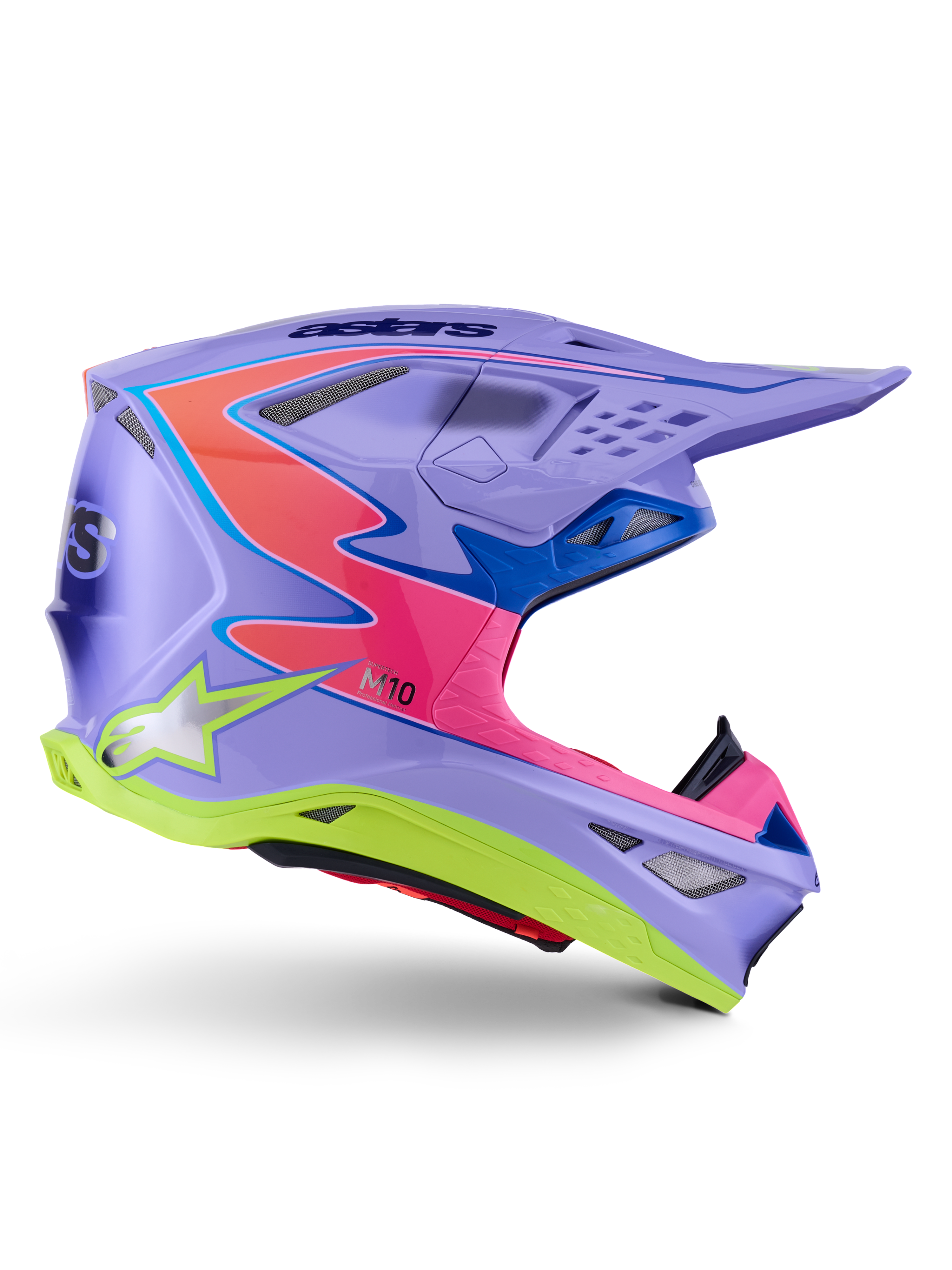 Alpinestars Supertech M10 Jett Lawrence R01 helm, motorcrosshelm, paars met roze en fluorescerend gele accenten, zijprofiel met de aerodynamische carbon schaal, meerdere ventilatieopeningen en opvallende Alpinestars-branding voor off-road prestaties