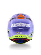 Alpinestars Supertech M10 Jett Lawrence R01 helm, motorcrosshelm, paars, roze en fluorescerend geel, achteraanzicht met opvallend wit astars-logo, handtekening van Jett Lawrence en meerdere ventilatieopeningen, gestroomlijnd aerodynamisch ontwerp voor off-road rijden
